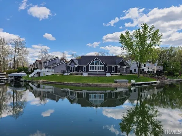 8096 E Quiet Harbor Dr, Syracuse, IN 46567