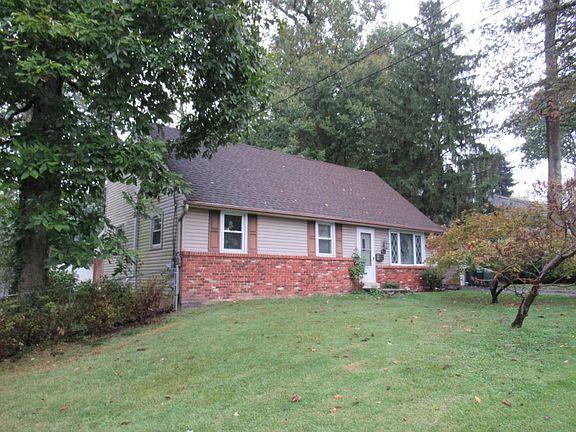 3rd image of 402 Larchwood Ave