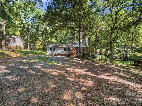 319 Settlement Dr, Midland, NC 28107