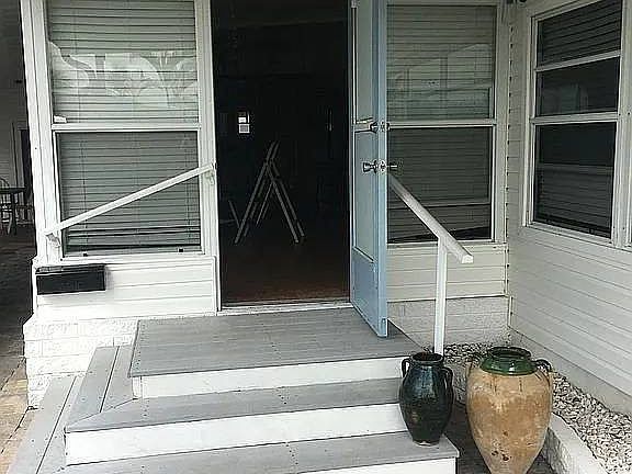 4th image of 212 Pier E
