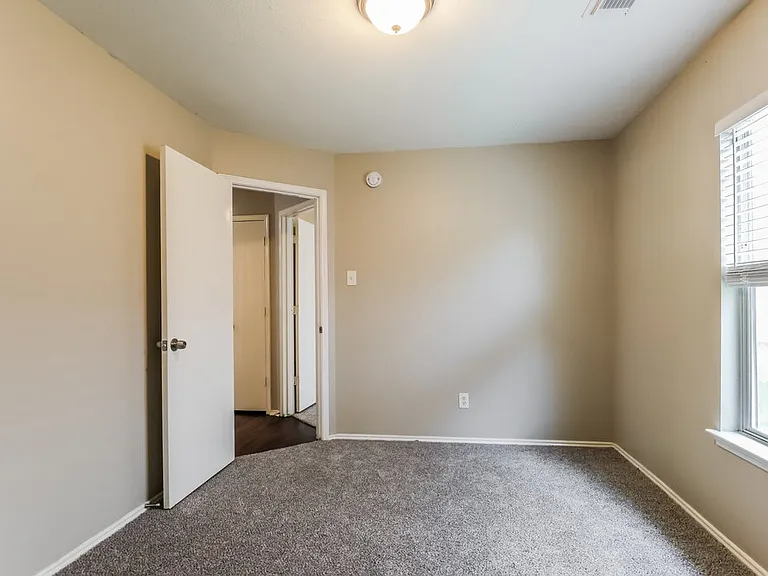 12134 Carriage Oak Cir — Photo 12
