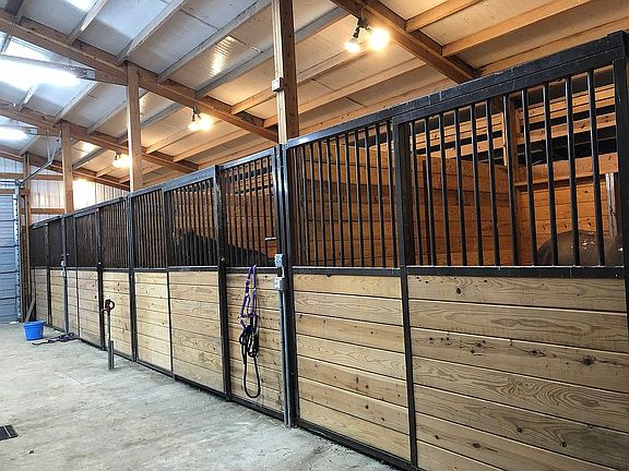 6 stall barn
