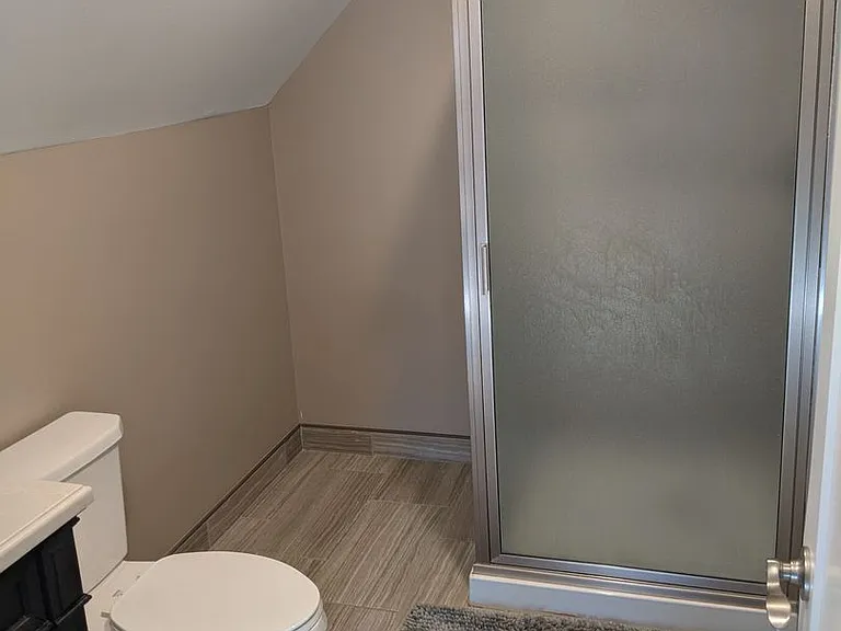 1335 Hill St — Photo 3