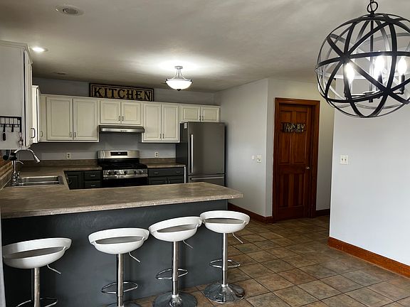 5th image of 917 Monarch Dr