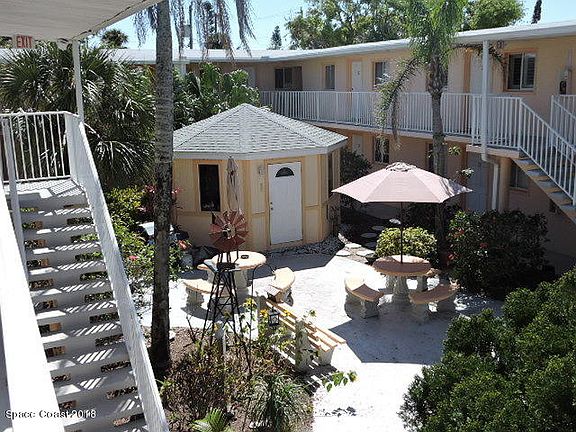 3rd image of 211 Circle Dr APT 24