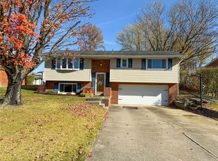 33 Seneca Dr, Greensburg, PA 15601