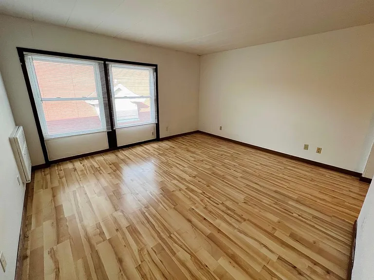 2427 Blaisdell Ave — Photo 6