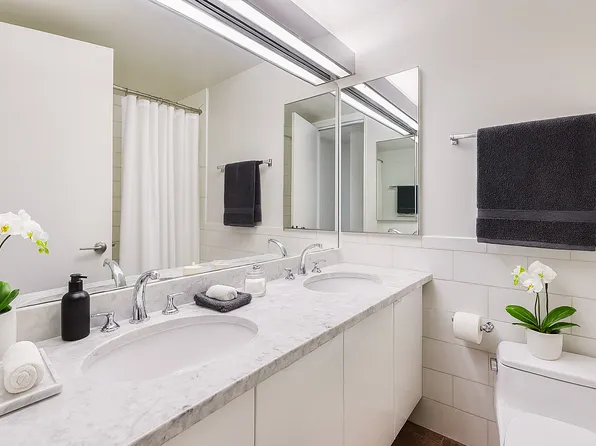 525 East 72nd Street image 7 of 20