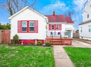 2820 Royle St, Bellmore, NY 11710