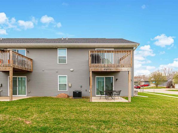 346 Cypress Ct, Solon, IA 52333