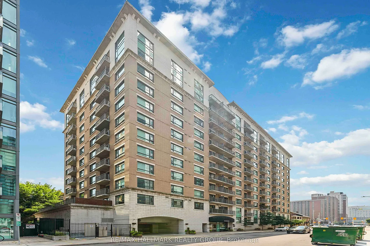Building Photo - 200 Besserer St #808