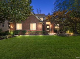 59213 Carriage Ln, South Lyon, MI