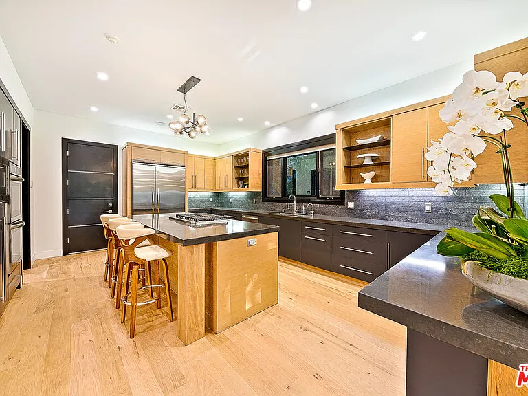 419 N Edinburgh Ave — Photo 15