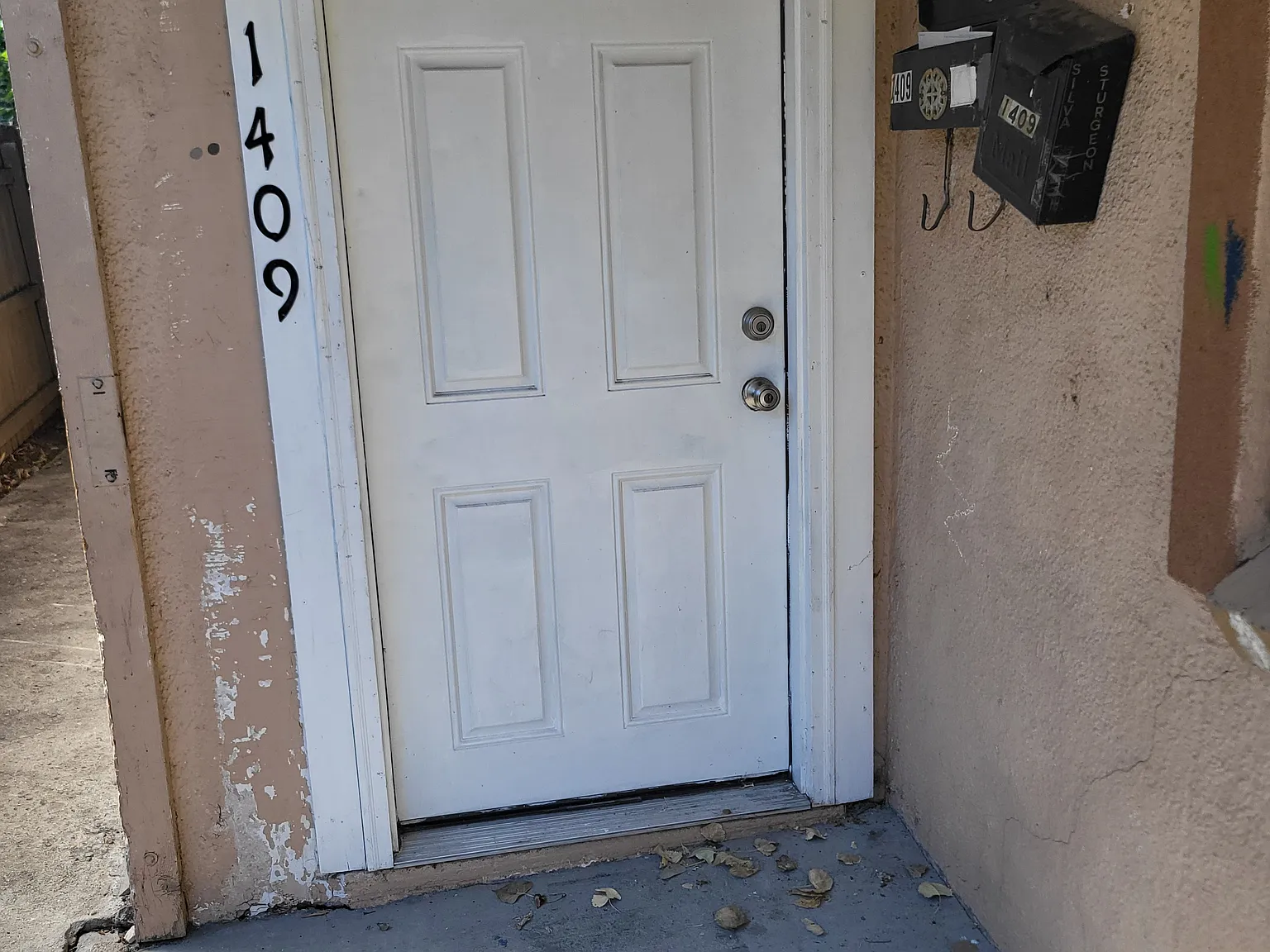 1409 Clinton St — Photo 1