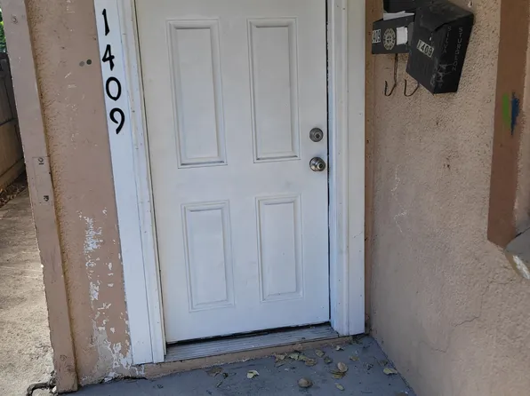 1409 Clinton St, Aurora, CO 80010