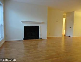 3rd image of 3178 Summit Square Dr APT B12
