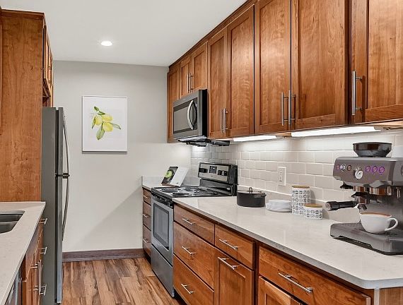 3rd image of 500 Mohawk Dr APT 409