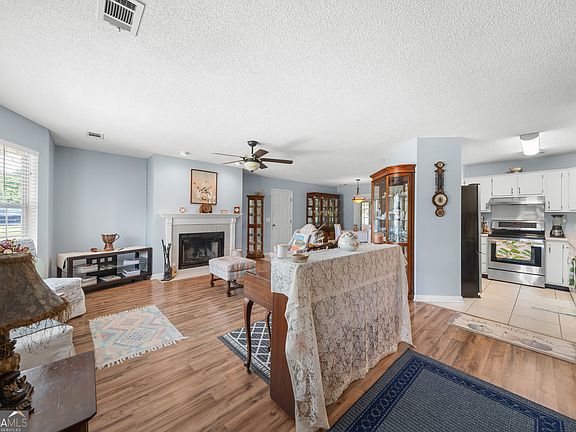 4th image of 47 Del A Rae Cir