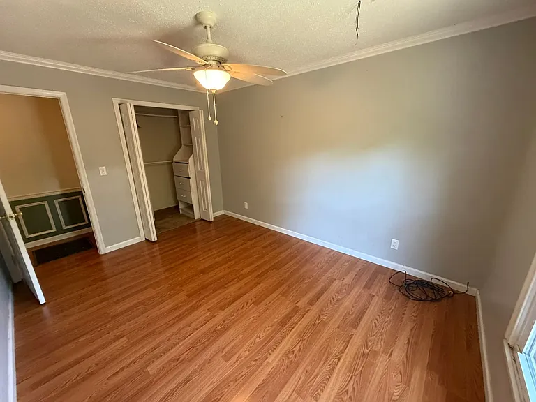 499 Basso St — Photo 18