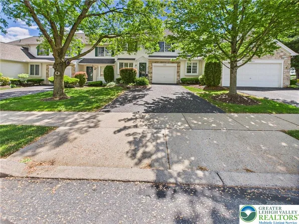 3006 Hope Ridge Dr, Easton, PA 18045