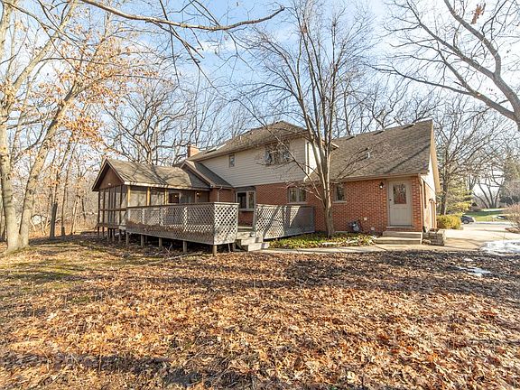 4th image of 16930 Christopher Ct