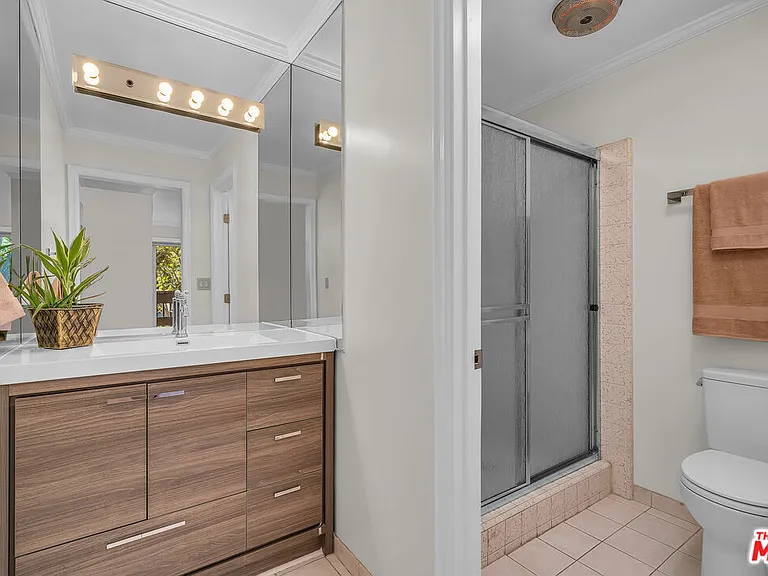 9061 Keith Ave #204 — Photo 15