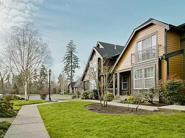 7155 NE Stonewater St, Hillsboro, OR 97124