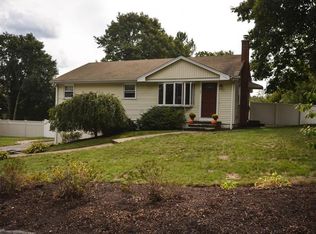 35 Raymond Ave, Northbridge, MA 01534