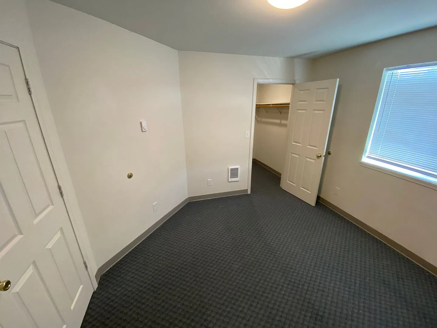 806 E White Birch Ave — Photo 4