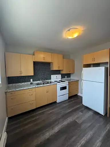 857 McGregor St #3
