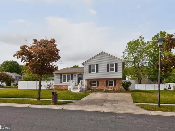 1300 Roundhouse Ct, Severn, MD 21144