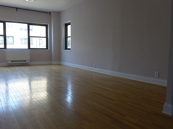 2nd image of 301 E 47th St Ph J