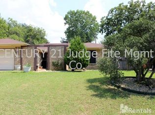 1633 Brent Ct, Grand Prairie, TX 75051