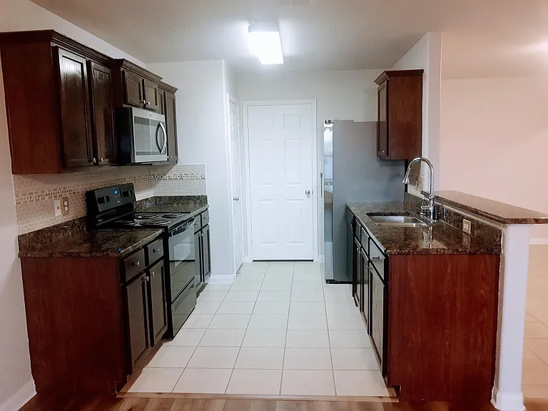 6612 Luckey Path — Photo 8