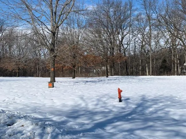 31536 Oaktrail Dr, Brighton, IL 62012