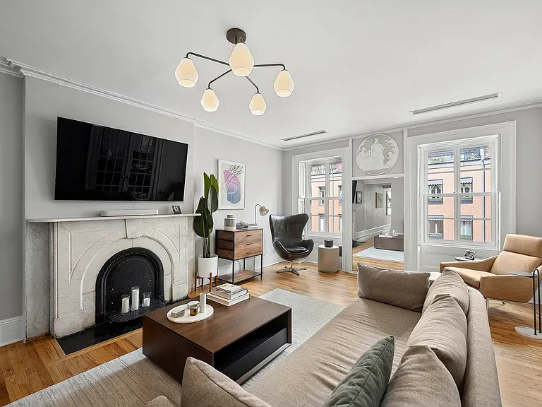 136 W 11th St #3 — Photo 4