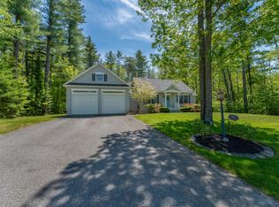 12 Tamarack Dr, Brunswick, ME 04011