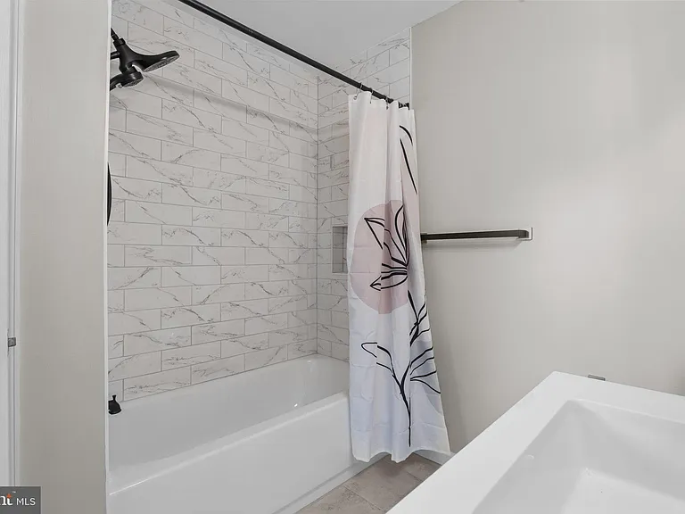 115 Goldfinch Ct #237 — Photo 19