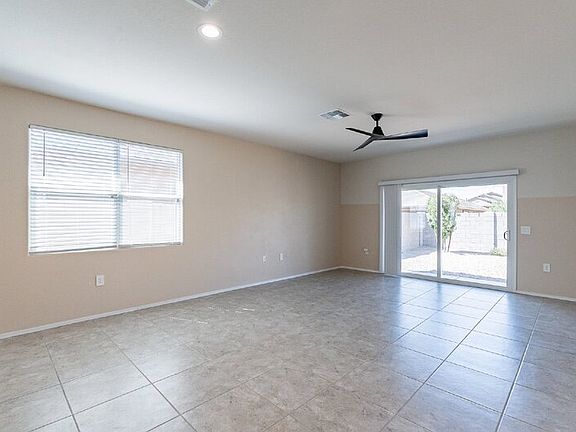 4th image of 35396 W San Alvarez Ave
