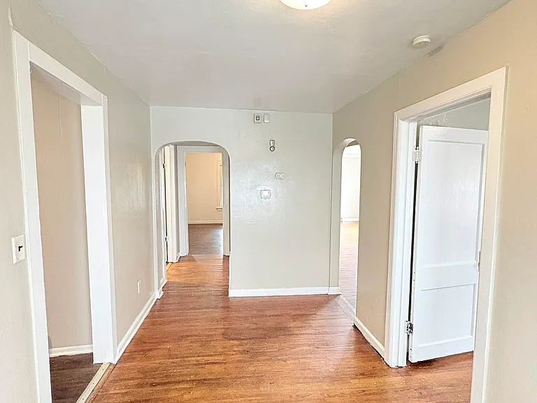 1727 Marne Ave — Photo 7