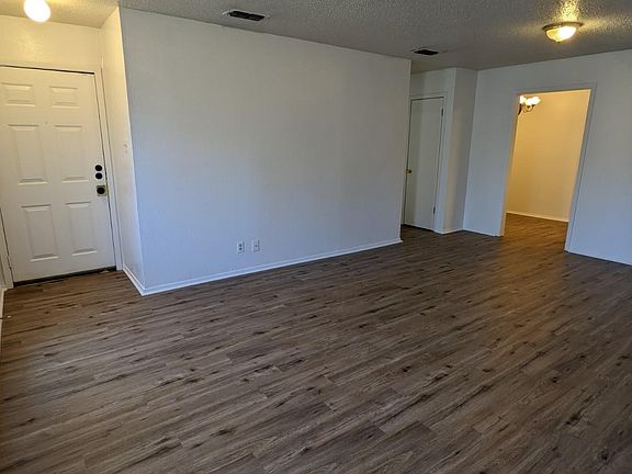 3rd image of 306 Blake Dr #B