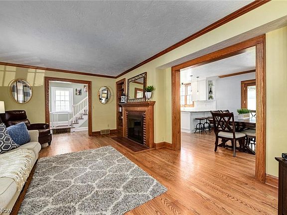 3rd image of 4579 W 213th St