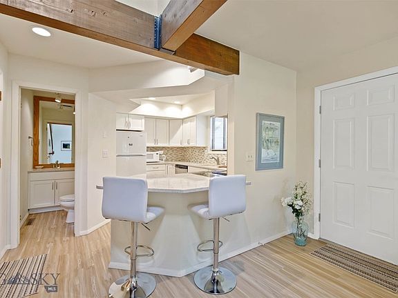 2nd image of 109 Gallatin Dr APT B
