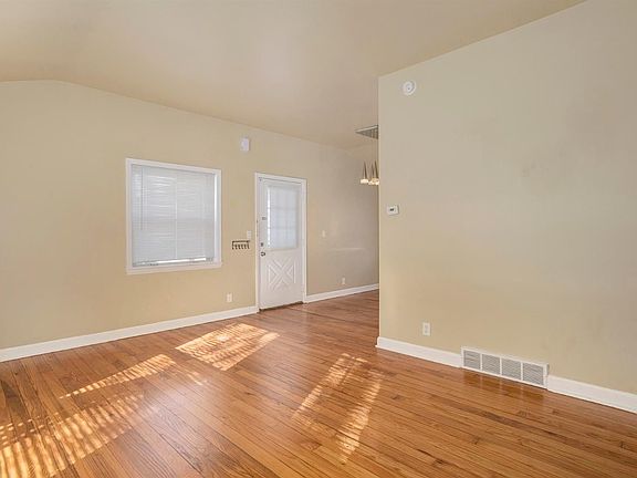 5th image of 2390 Jeanne St