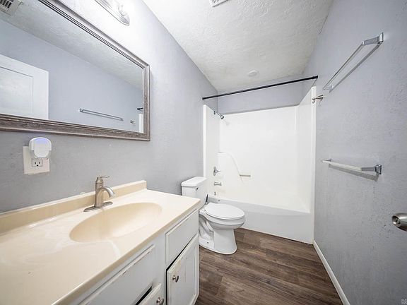5th image of 35 N Goodwin St