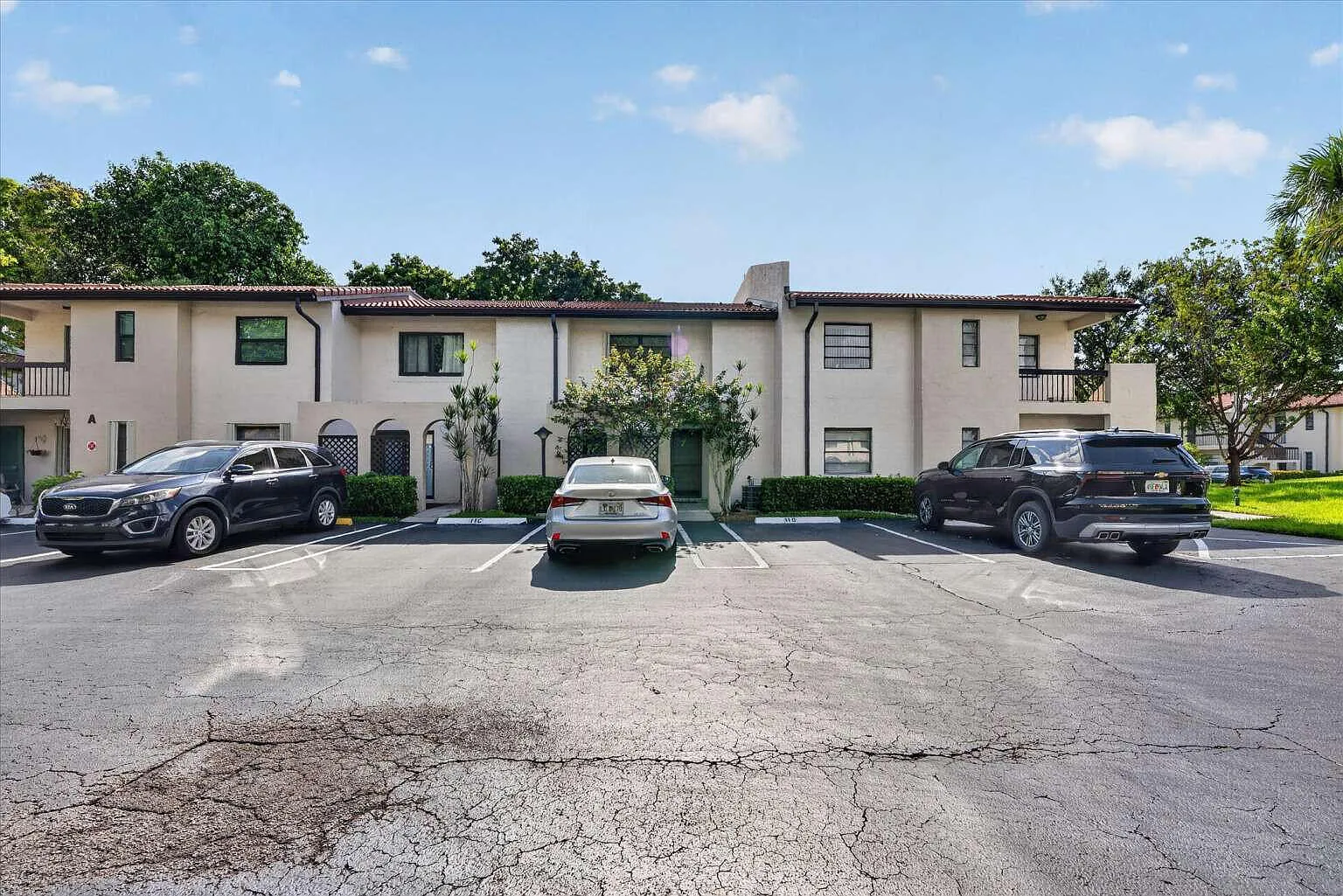 2 bed, 2.5 bath, 1550 sqft, $3,099 — Photo 2
