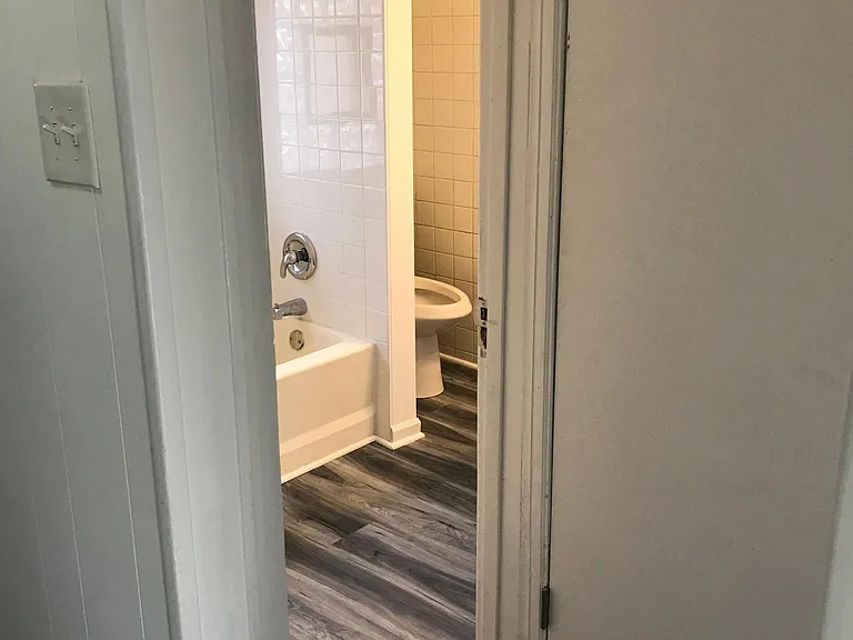 75 Lawrence Ave #A — Photo 23