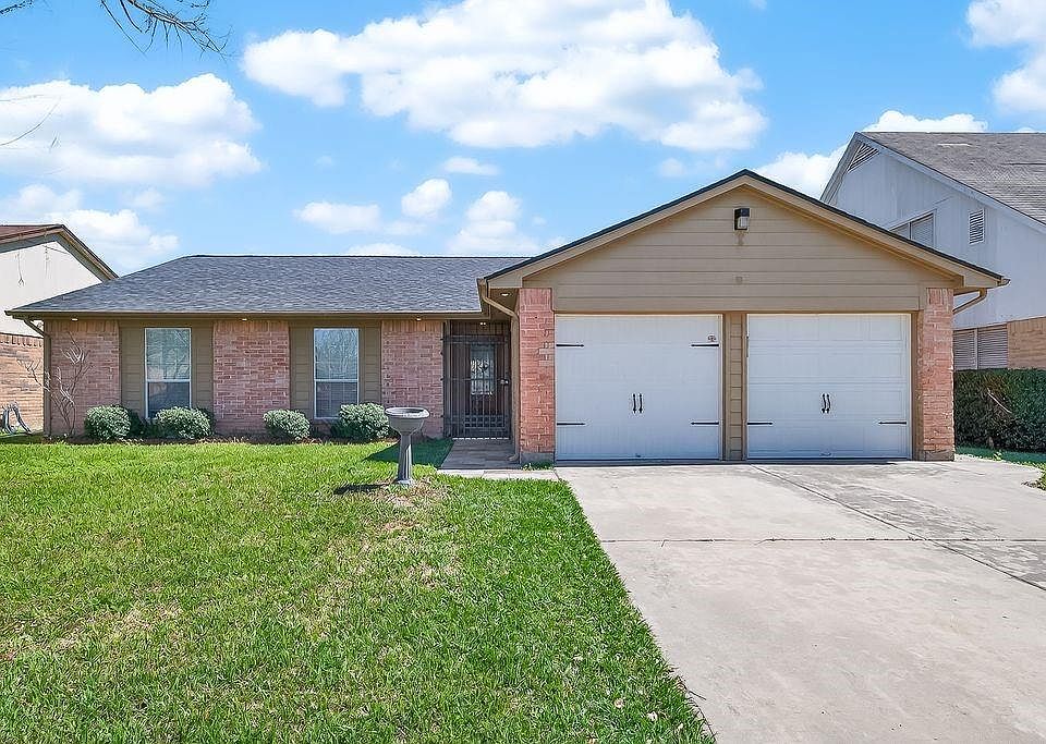 1st image of 11414 Chelsea Walk Dr
