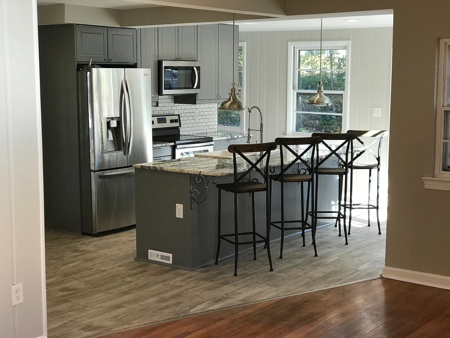 3 bed, 1270 sqft, $3,500 — Photo 3