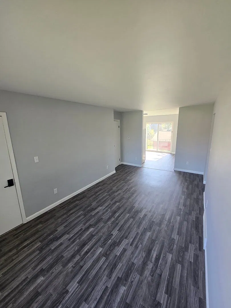 1260 Chaffee Ct — Photo 2